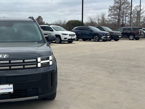 Used 2026 Hyundai Santa Fe SEL image 3