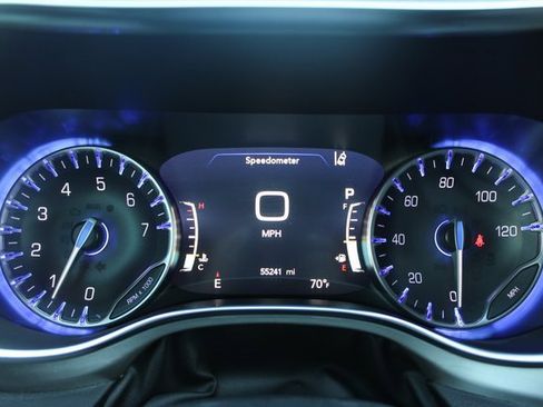 Used 2023 Chrysler Pacifica Limited w/ S Appearance Package image 31