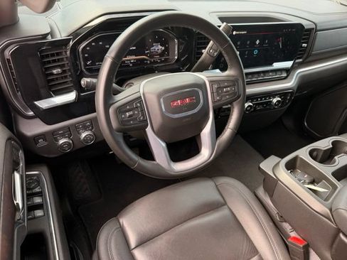 Used 2025 GMC Sierra 1500 SLT AWD/4WD image 19