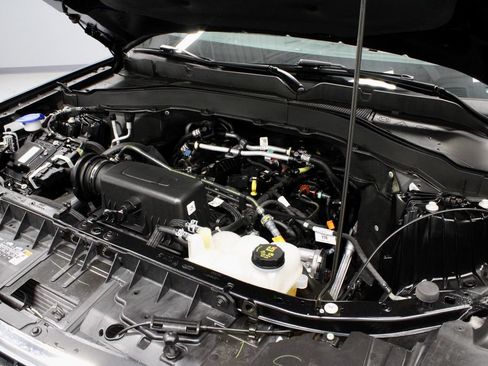Used 2024 Ford Explorer XLT w/ Equipment Group 202A AWD/4WD image 16