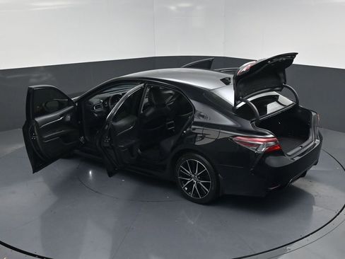 Used 2024 Toyota Camry SE FWD image 17