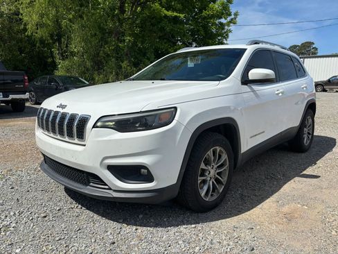 Used 2020 Jeep Cherokee Latitude Plus FWD image 3