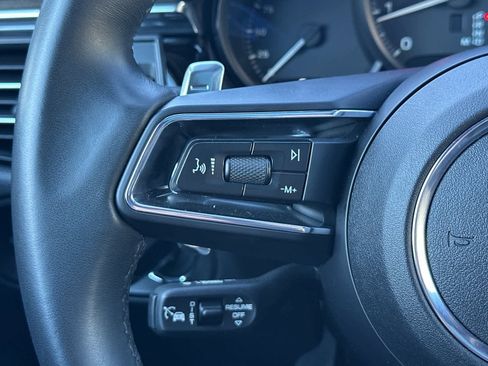 Certified 2025 Porsche Macan AWD/4WD image 26
