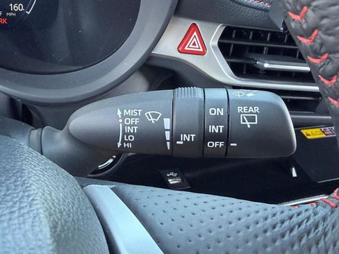 Used 2025 Toyota Sienna XSE w/ XSE Plus Package image 18