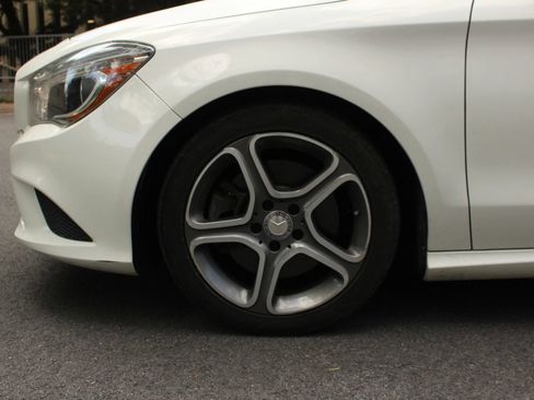 Used 2014 Mercedes-Benz CLA 250 4MATIC image 11
