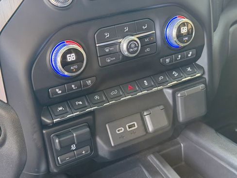 Used 2021 GMC Sierra 1500 Denali w/ Denali Ultimate Package image 39