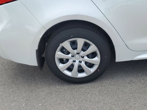 Certified 2026 Toyota Corolla LE FWD image 5