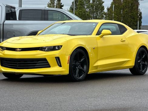 Used 2018 Chevrolet Camaro LT RWD image 8