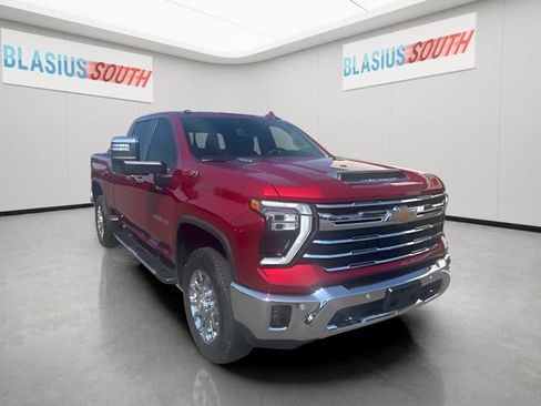 Used 2026 Chevrolet Silverado 2500 LTZ w/ LTZ Convenience Package AWD/4WD image 1