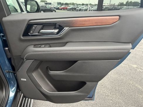 New 2026 GMC Yukon Denali w/ Sun & Power Step Package AWD/4WD image 18