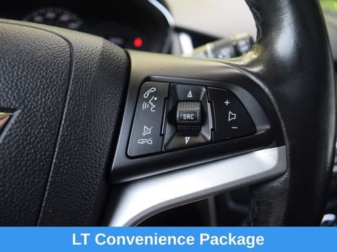 Used 2019 Chevrolet Trax LT w/ Sun & Sound Package AWD/4WD image 4