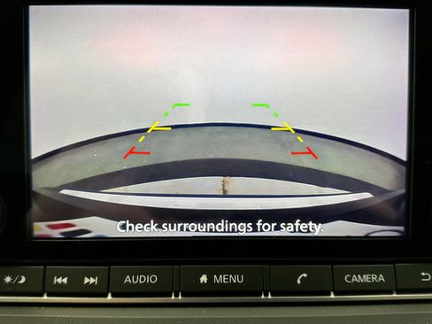 Used 2023 Nissan Rogue S image 10