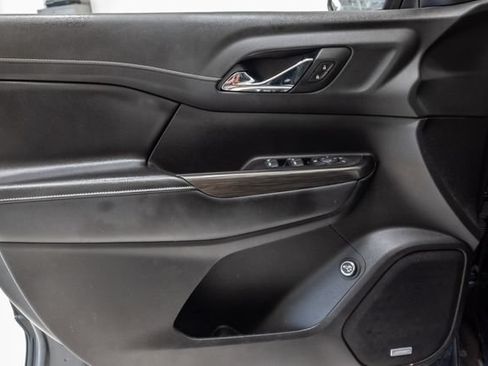 Used 2019 GMC Acadia SLT FWD image 8