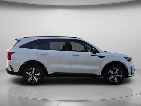 Used 2023 Kia Sorento S w/ Panoramic Sunroof Package FWD image 7