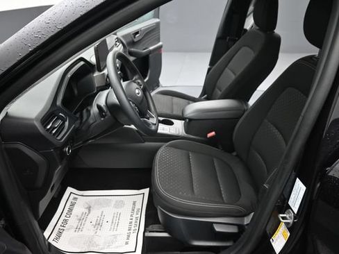 Used 2025 Ford Escape Active AWD/4WD image 12