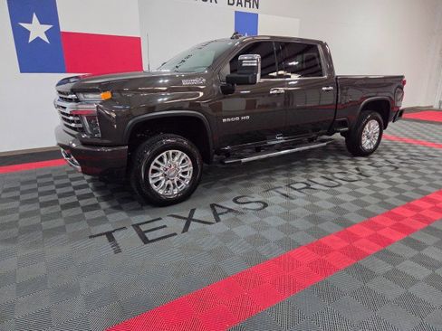 Used 2020 Chevrolet Silverado 2500 High Country w/ Z71 Off-Road Package image 2