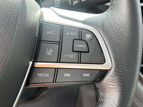 Used 2024 Toyota Sienna XLE w/ XLE Plus Package AWD/4WD image 22