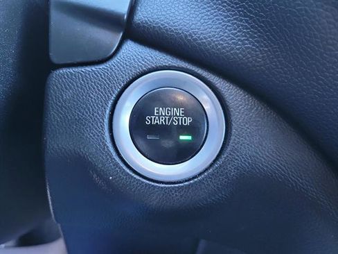 Used 2018 Chevrolet Equinox LT image 14