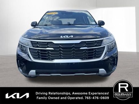 Used 2024 Kia Seltos LX AWD/4WD image 2