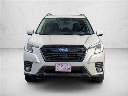 Used 2023 Subaru Forester Premium image 5