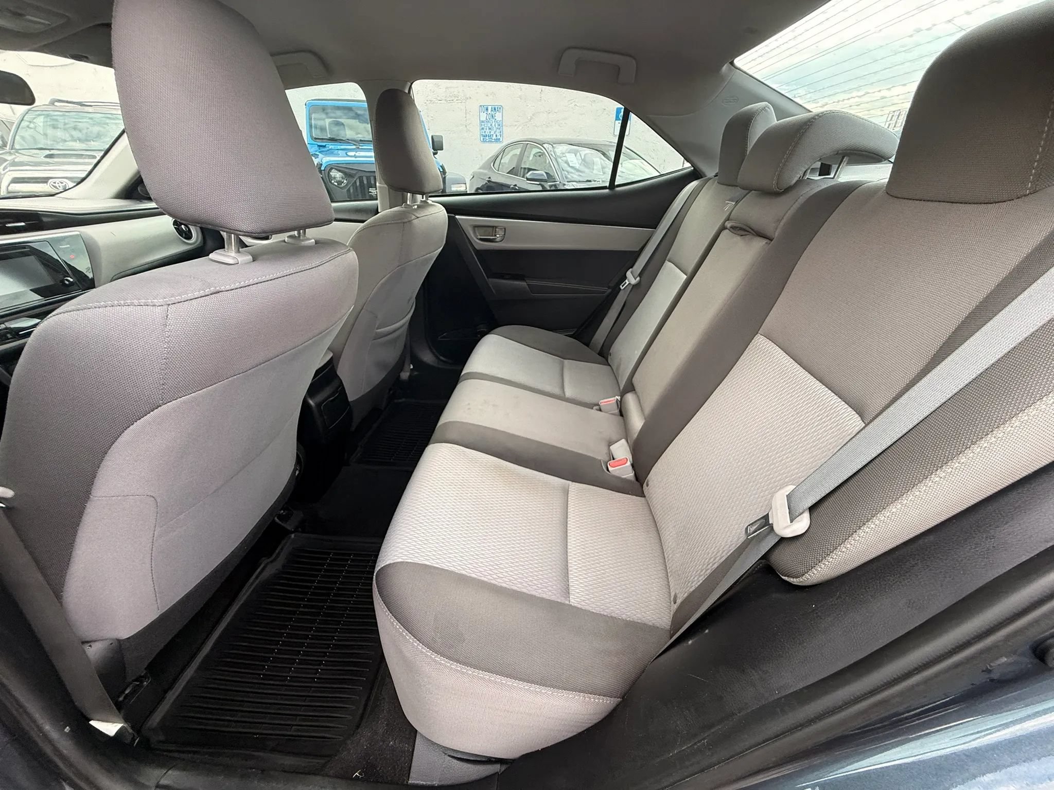 Used 2017 Toyota Corolla LE FWD image 10