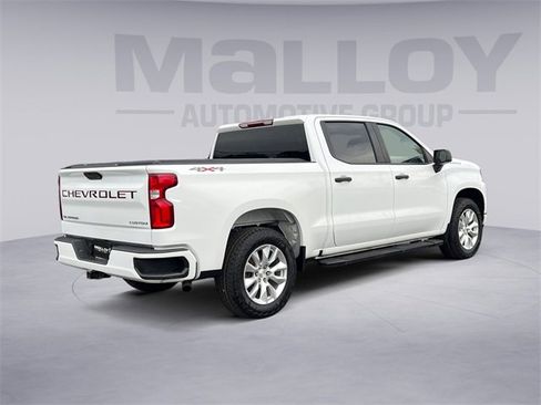 Used 2022 Chevrolet Silverado 1500 Custom image 3