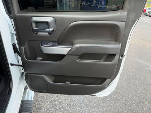 Used 2018 Chevrolet Silverado 1500 LT w/ Texas Edition image 19