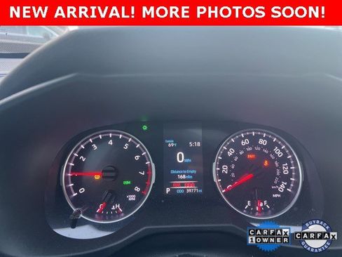 Used 2021 Toyota RAV4 XLE Premium image 8