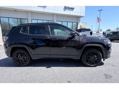 New 2026 Jeep Compass Latitude image 4