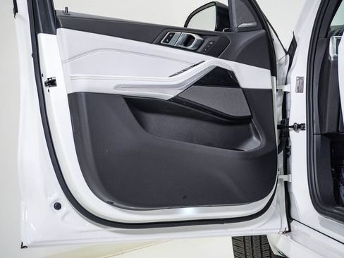 Used 2024 BMW X5 xDrive40i w/ M Sport Package image 26