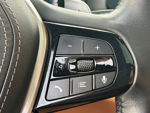 Used 2023 BMW 530e w/ Convenience Package image 27