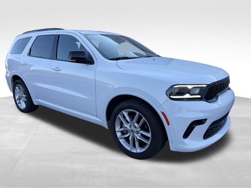 Used 2024 Dodge Durango GT RWD image 3