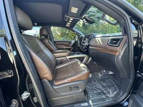 Used 2021 Nissan Titan Platinum Reserve w/ Moonroof Package AWD/4WD image 11