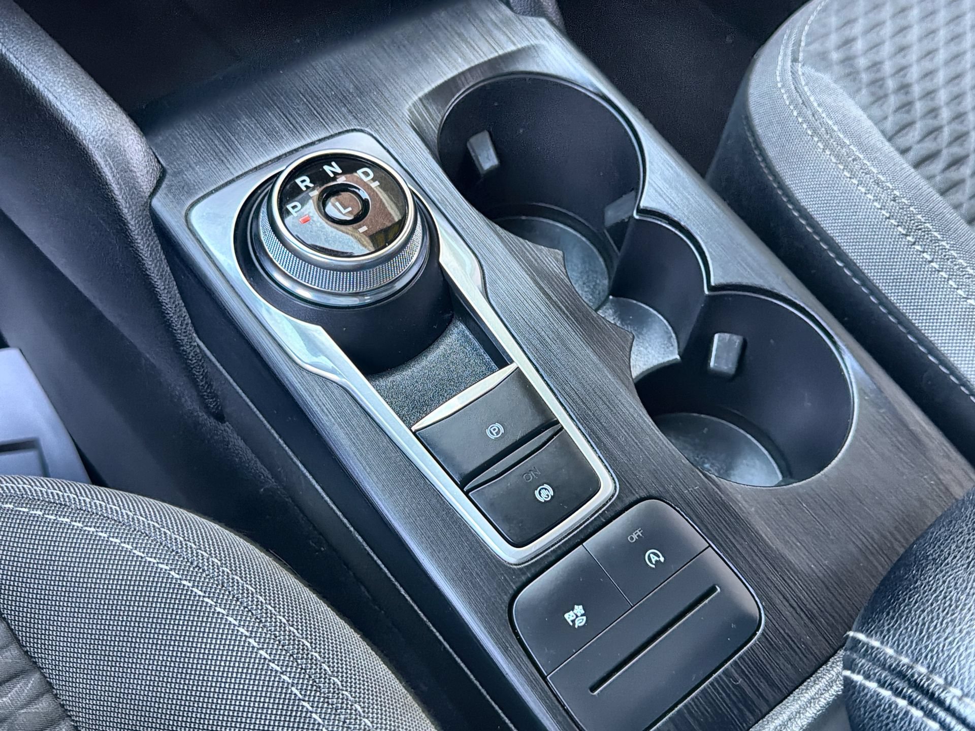 Used 2022 Ford Escape SE w/ SE Sport Appearance Package FWD image 19