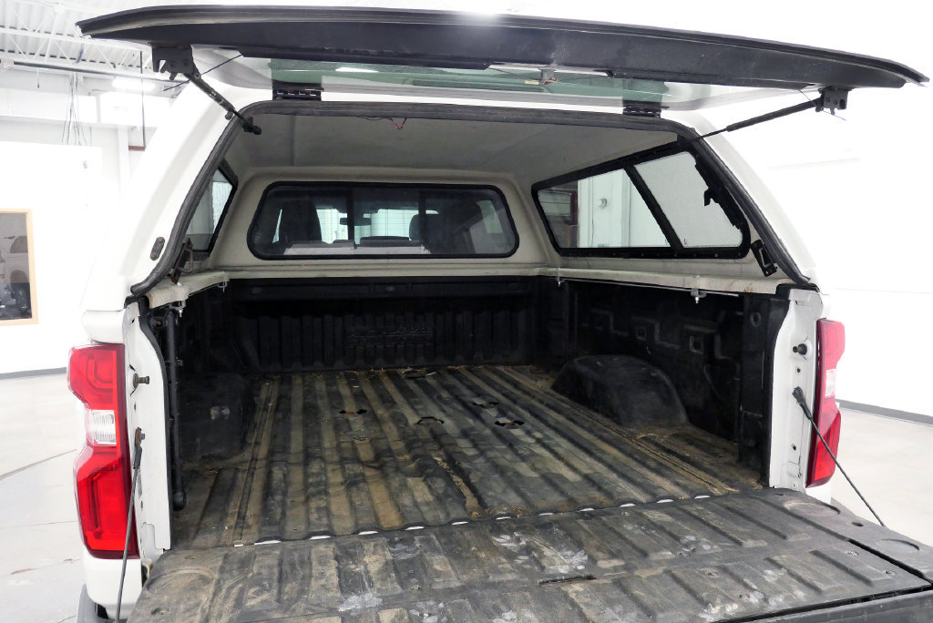 Used 2023 Chevrolet Silverado 2500 High Country w/ Safety Package II AWD/4WD image 40