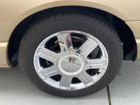 Used 2005 Ford Thunderbird image 8