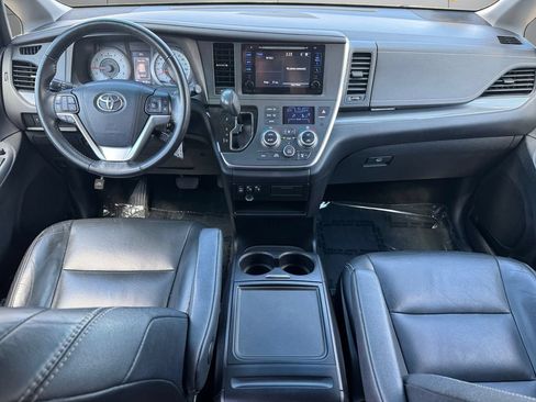 Used 2015 Toyota Sienna SE FWD image 15
