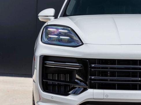New 2026 Porsche Cayenne Turbo image 74