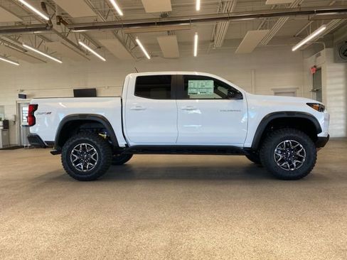 New 2026 Chevrolet Colorado ZR2 w/ Technology Package AWD/4WD image 4