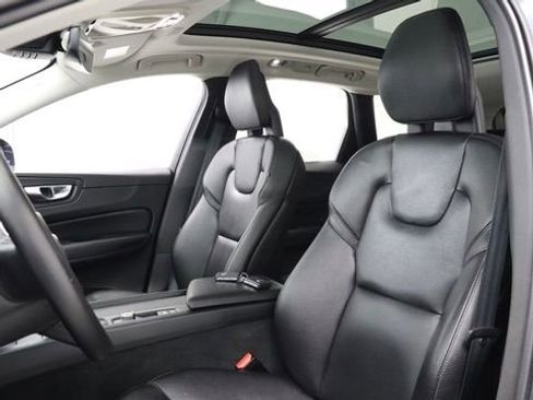 Used 2018 Volvo XC60 T6 Momentum w/ Vision Package AWD/4WD image 13
