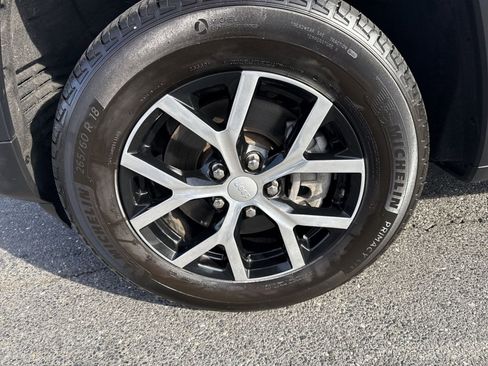 Used 2023 Jeep Grand Cherokee L Limited image 10