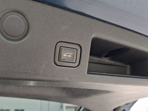 Used 2021 Chevrolet Equinox LT AWD/4WD image 30