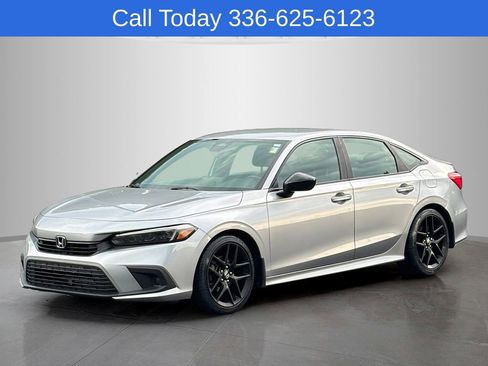 Used 2023 Honda Civic Sport image 3