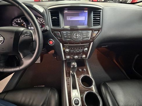 Used 2014 Nissan Pathfinder Platinum w/ Cargo Package AWD/4WD image 17