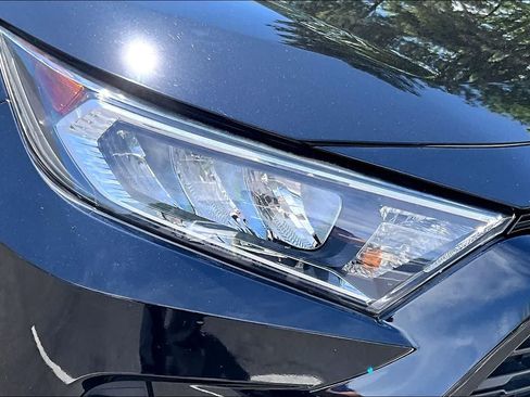 Used 2021 Toyota RAV4 XLE FWD image 27