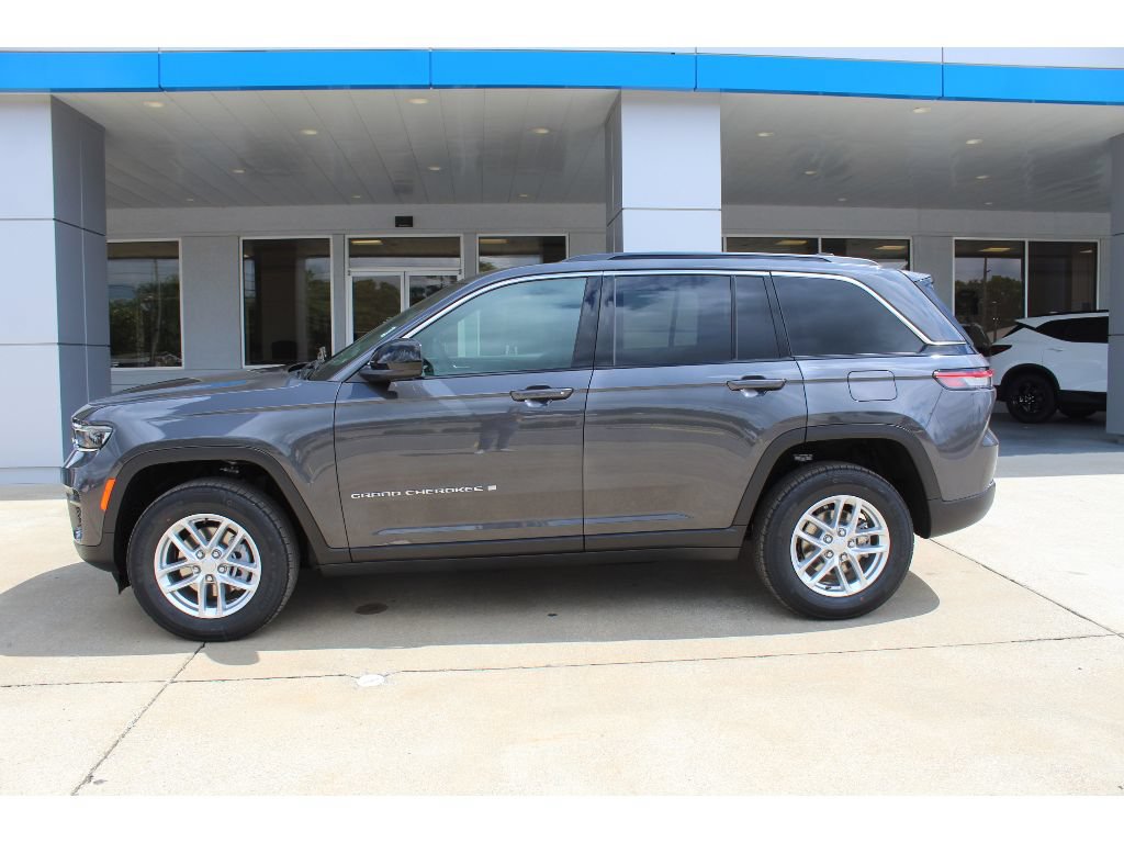 New 2026 Jeep Grand Cherokee Laredo X AWD/4WD image 2