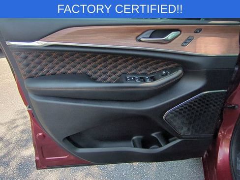 Certified 2025 Jeep Grand Cherokee Summit AWD/4WD image 12