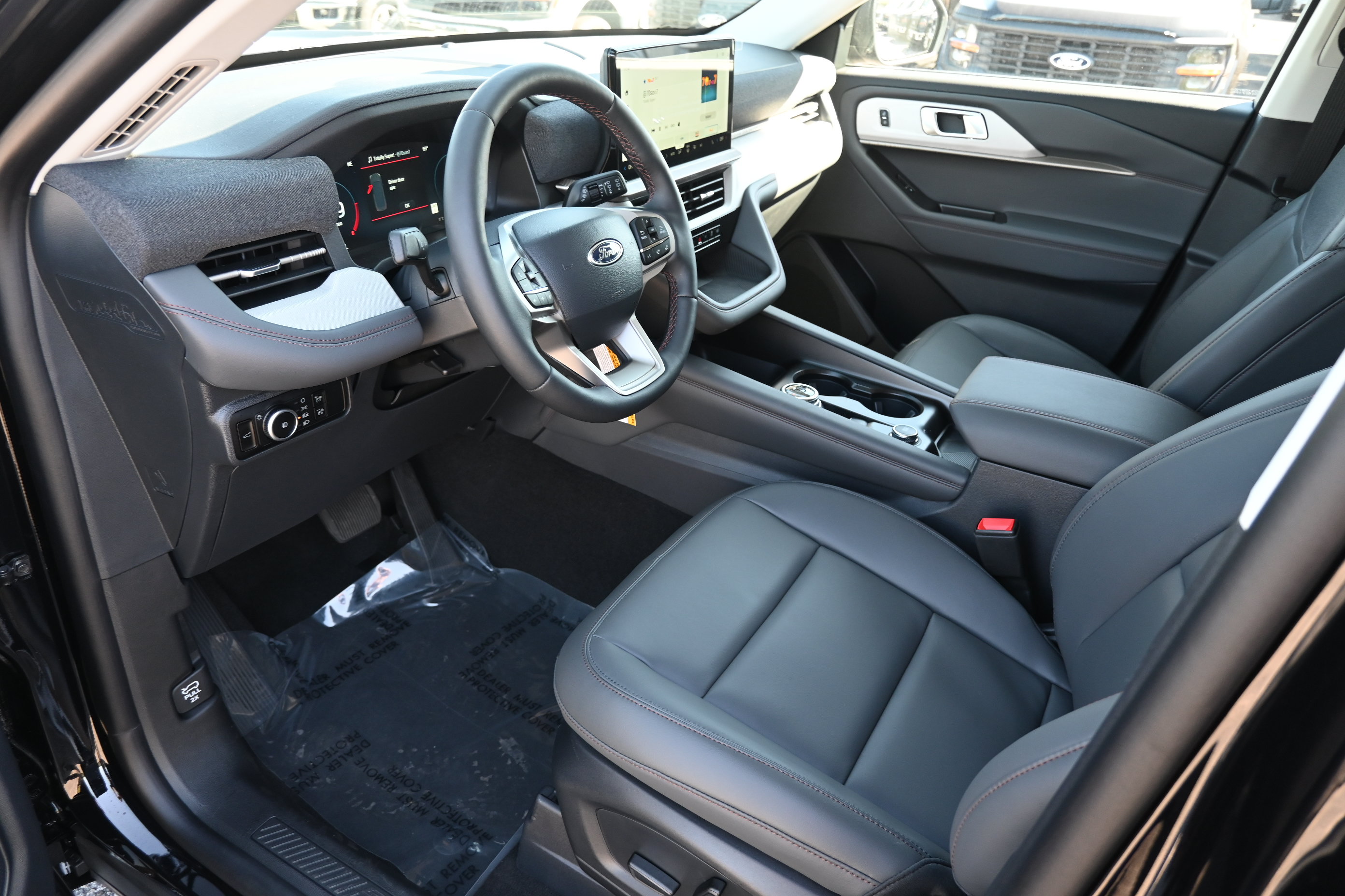 New 2026 Ford Explorer Active w/ Active Comfort Package RWD image 13