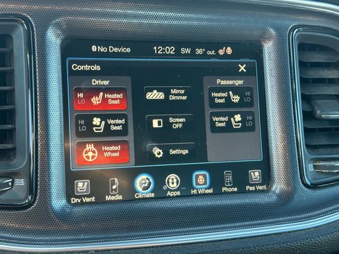 Used 2015 Dodge Challenger SXT Plus image 31