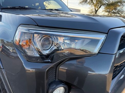 Used 2016 Toyota 4Runner SR5 image 10